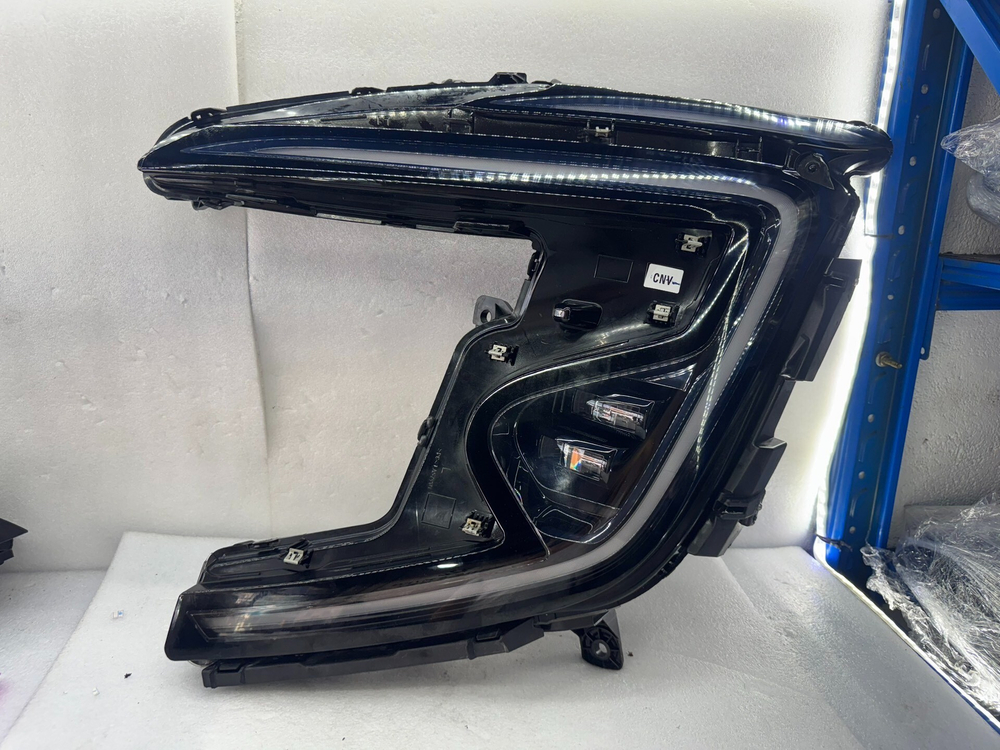 Блок фары (LED) Авита 12 оригинал