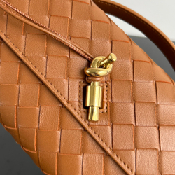 Bottega Veneta Long Clutch Andiamo With Handle