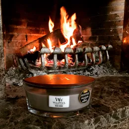 WoodWick - свечи с треском камина