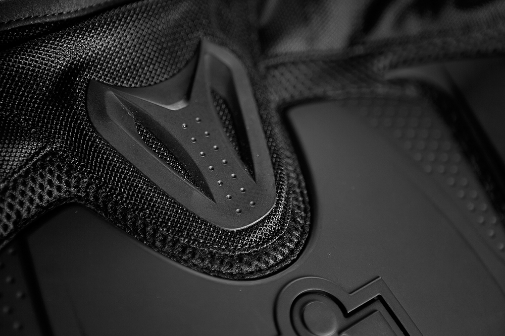 Мотокуртка - ICON OVERLORD RESISTANCE (текстиль, черная)