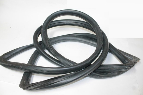 Уплотнитель лоб. стекла /УАЗ 3162 Патриот/ (Балаково Автодеталь)