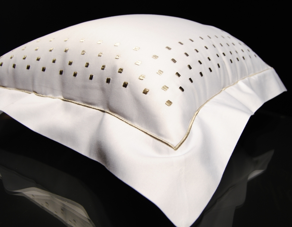 Наволочка 40х40 Christian Fischbacher Luxury Nights Dancing Squares 560 зеленая Швейцария