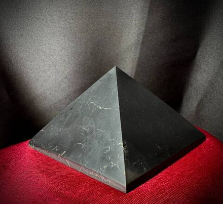 Пирамида из Шунгита