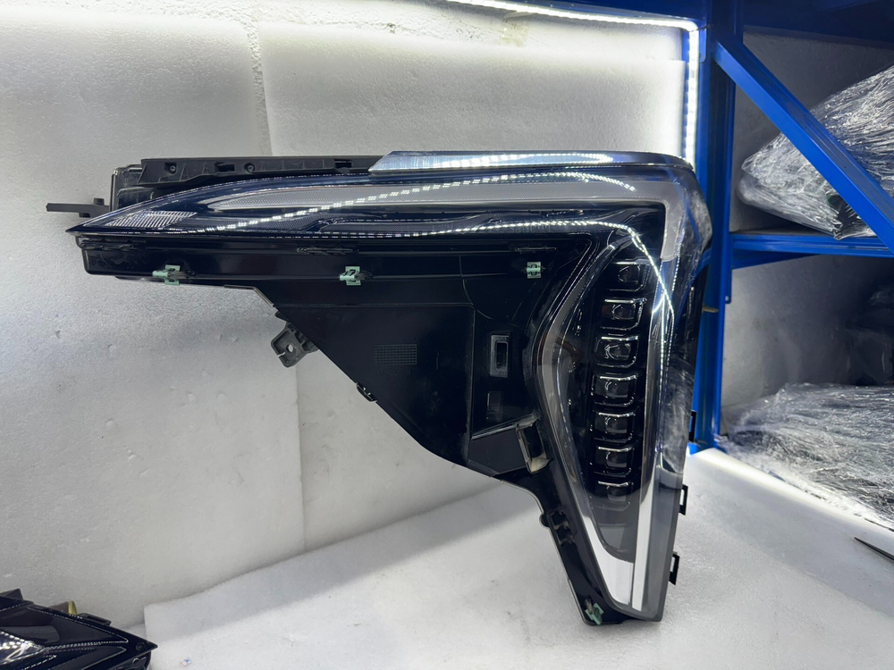 Оригинальная светодиодная (LED) фара Buick Century