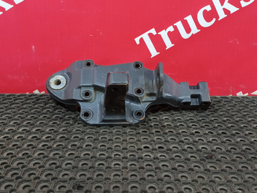 Кронштейн передней рессоры правый 2020г