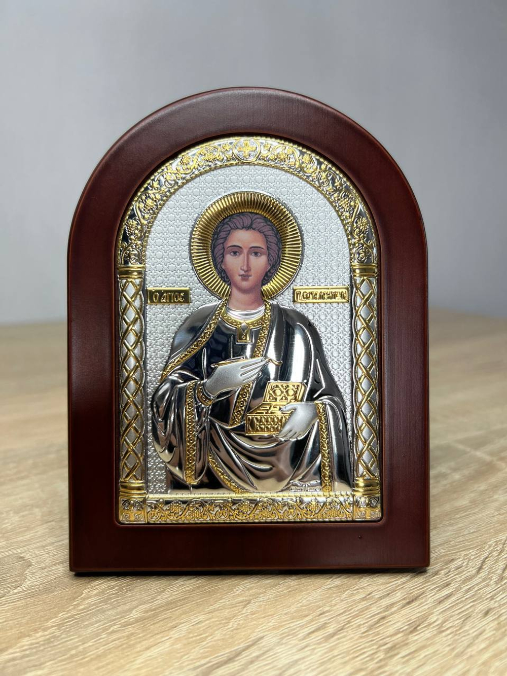 Пантелеймон, икона арочная, красное дерево 105х140