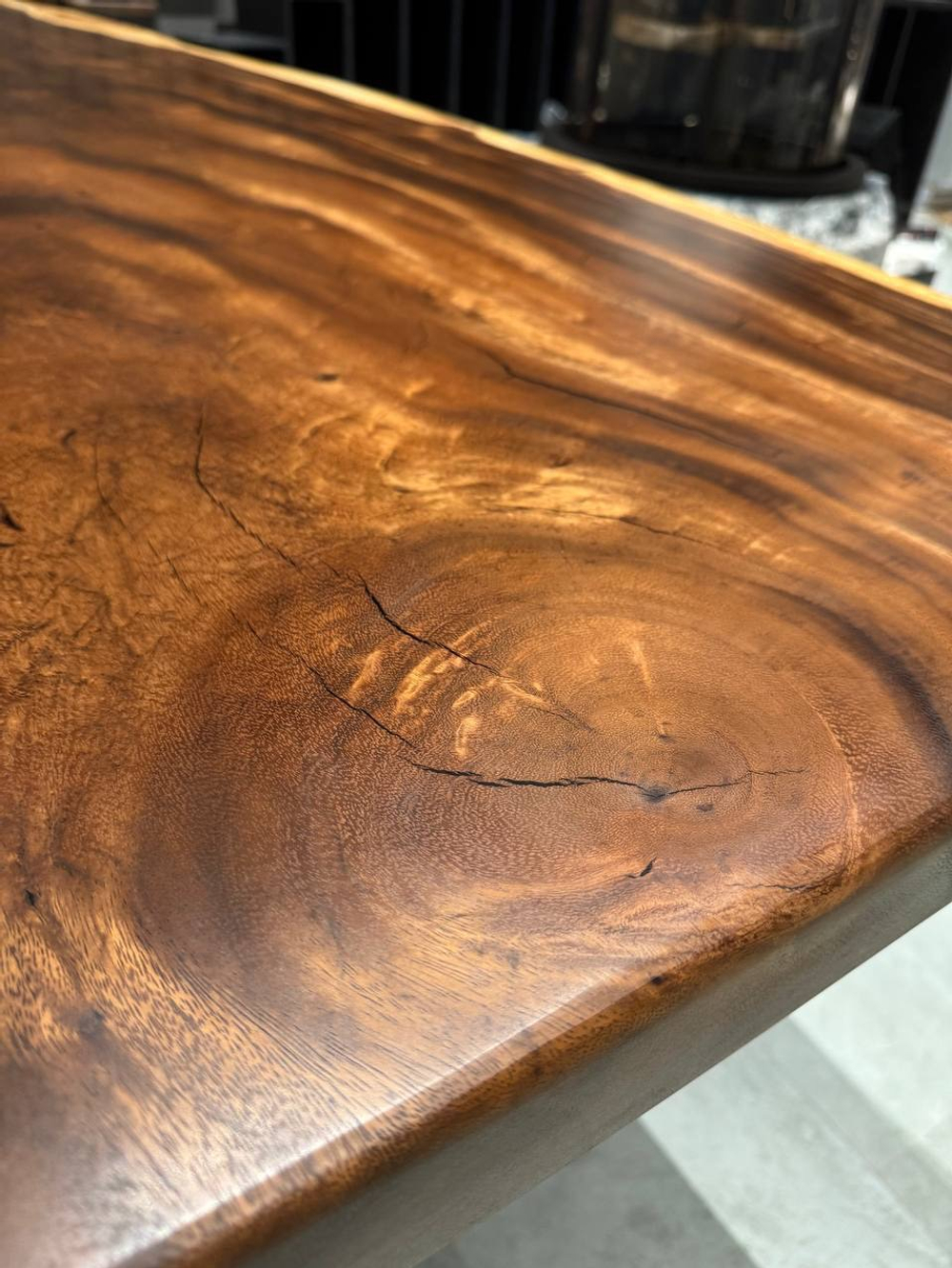 Эксклюзивный стол из индонезийского суара