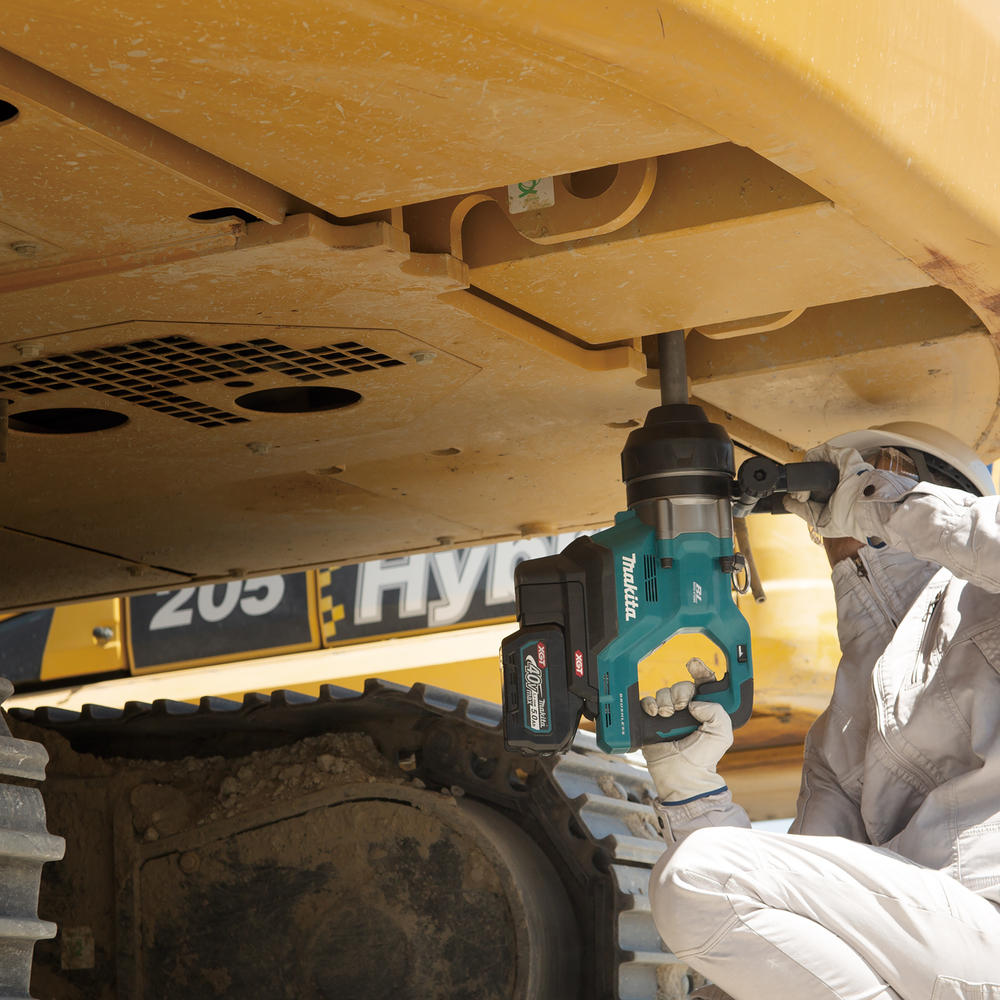 Аккумуляторный ударный гайковёрт XGT Makita TW010GZ01