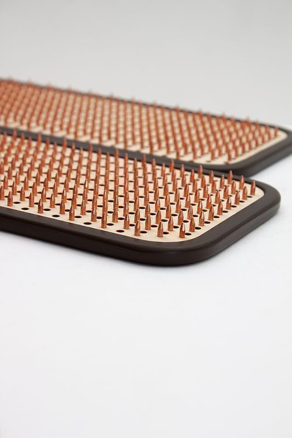 Доска садху Ом на мандале медные гвозди