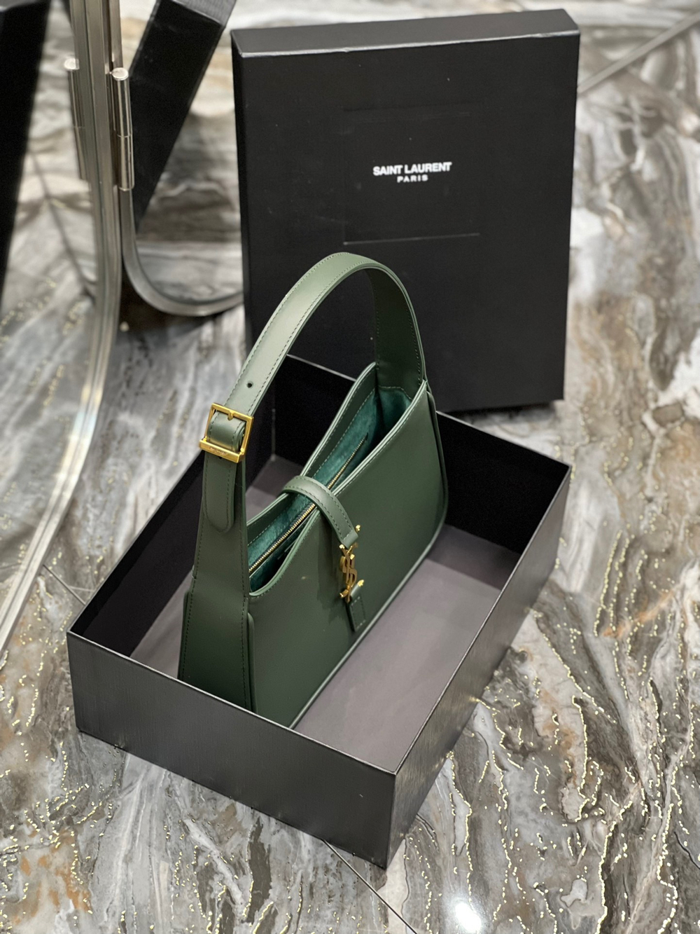 Saint Laurent Le 5 à 7 Hobo Bag