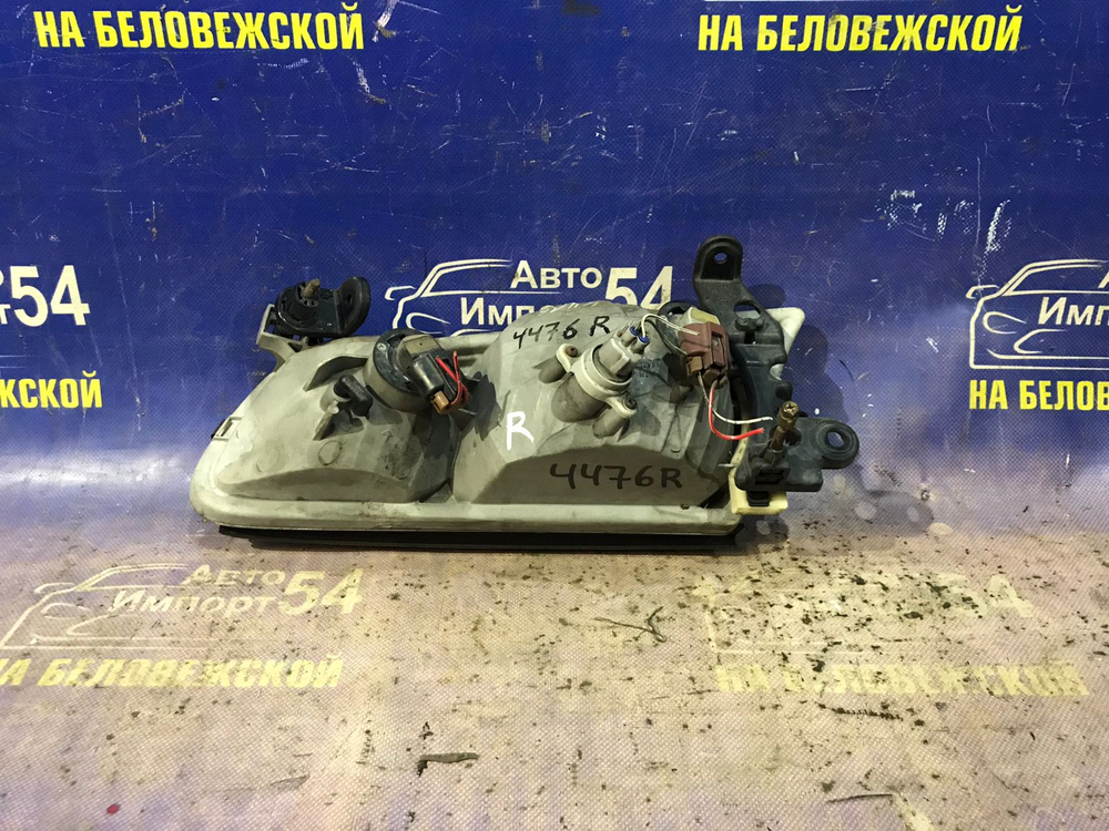 Фара передняя правая TOYOTA CAMRY GRACIA 1999-2001