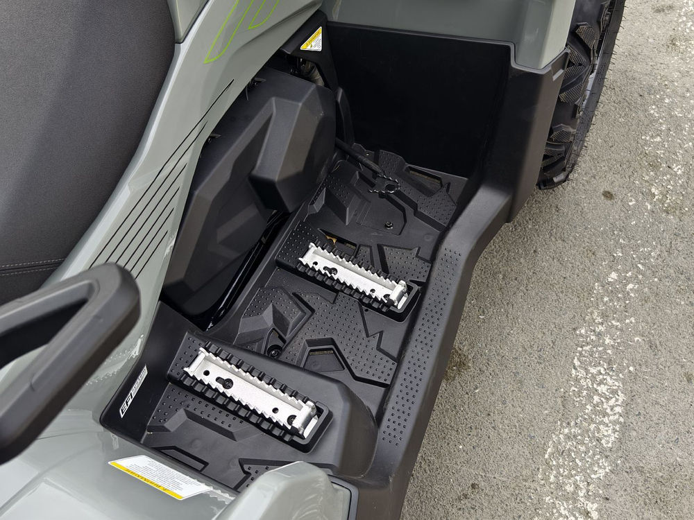 Квадроцикл HND QRX 650 EPS серый