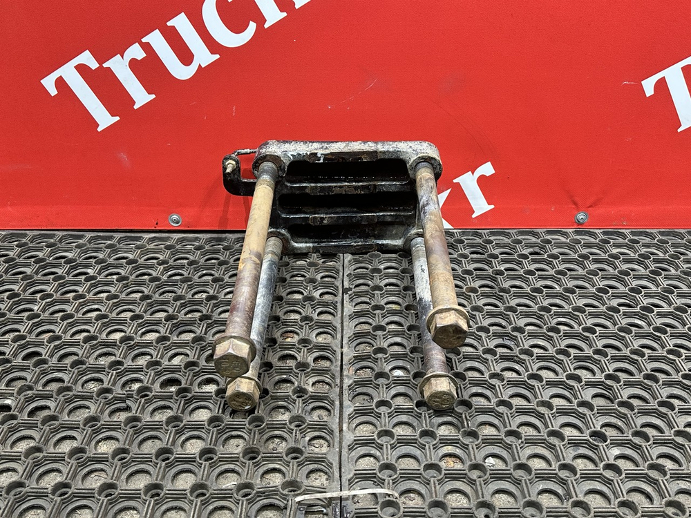 Кронштейн пневморессоры задней правый 2023г