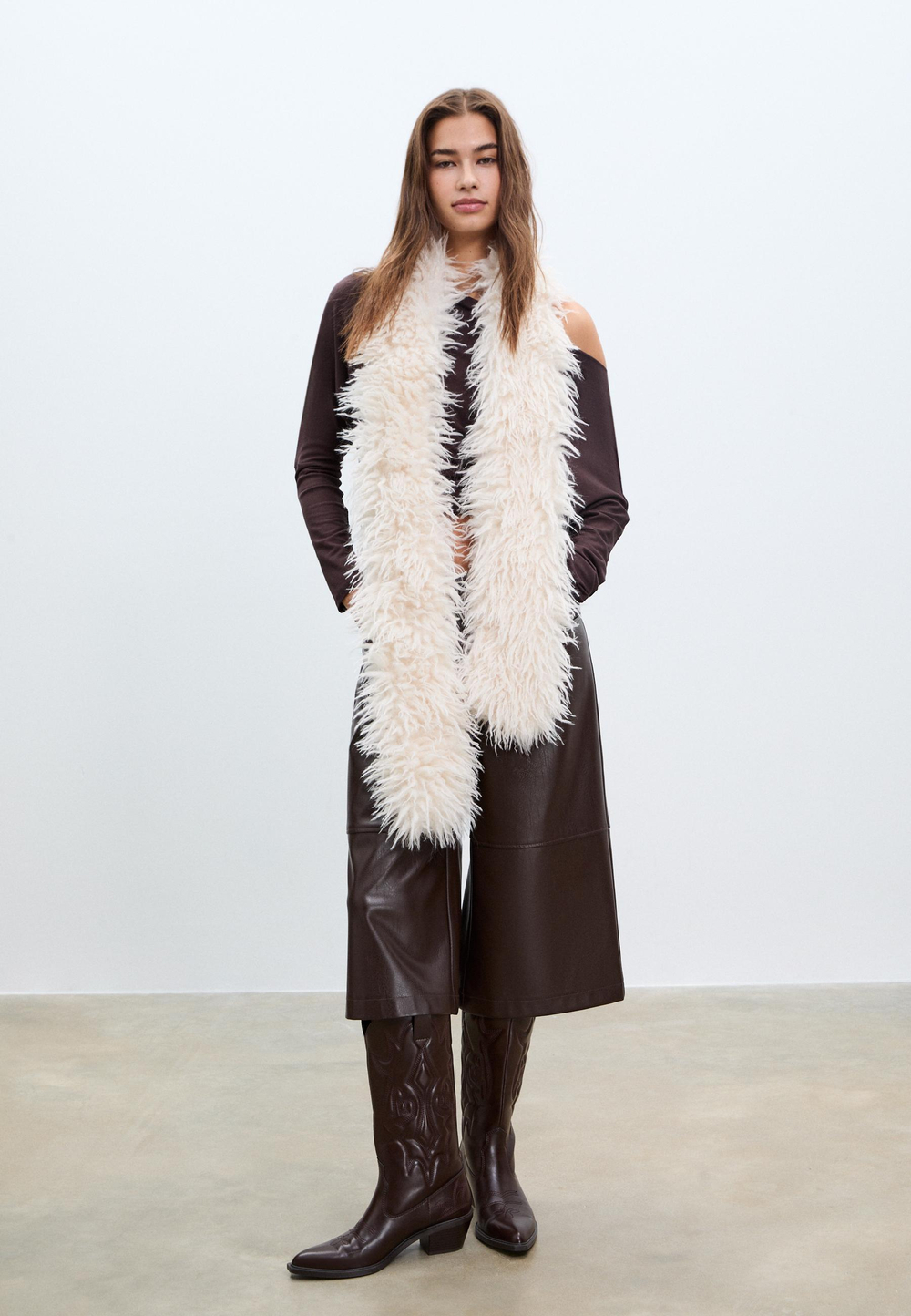 STRADIVARIUS Шарф из искусственного меха, экрю