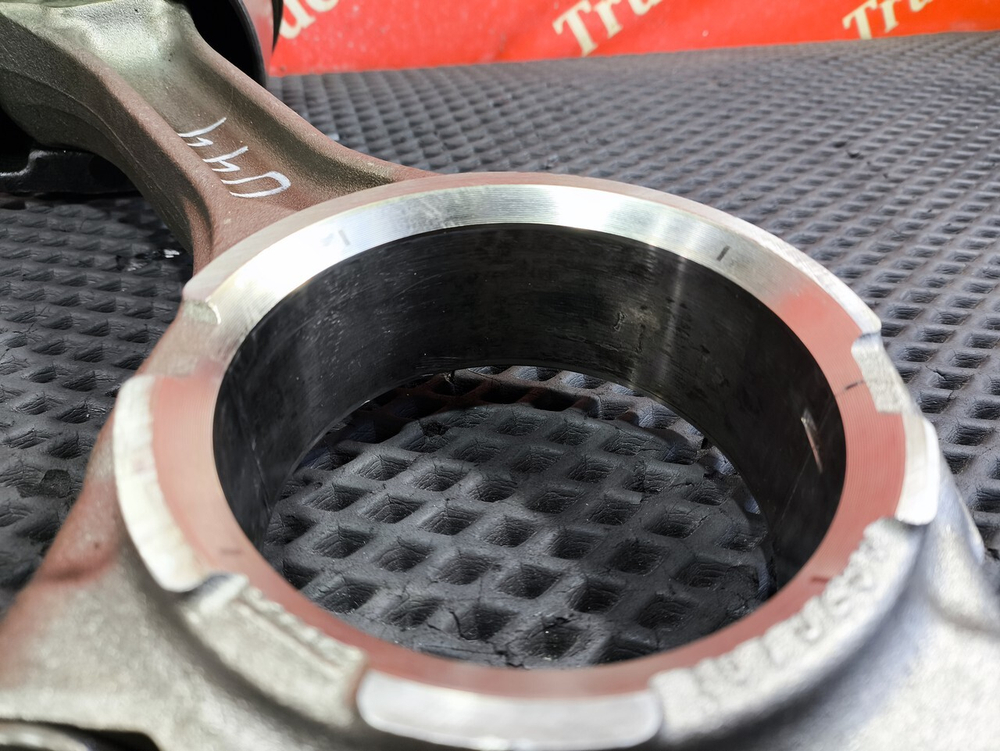 Поршень с шатуном