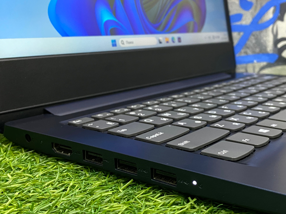 Ноутбук Lenovo 14' R5 3500U/Vega 8/12GB/256GB/ IdeaPad 3 14ADA05[81W000FXRU]/Windows 11