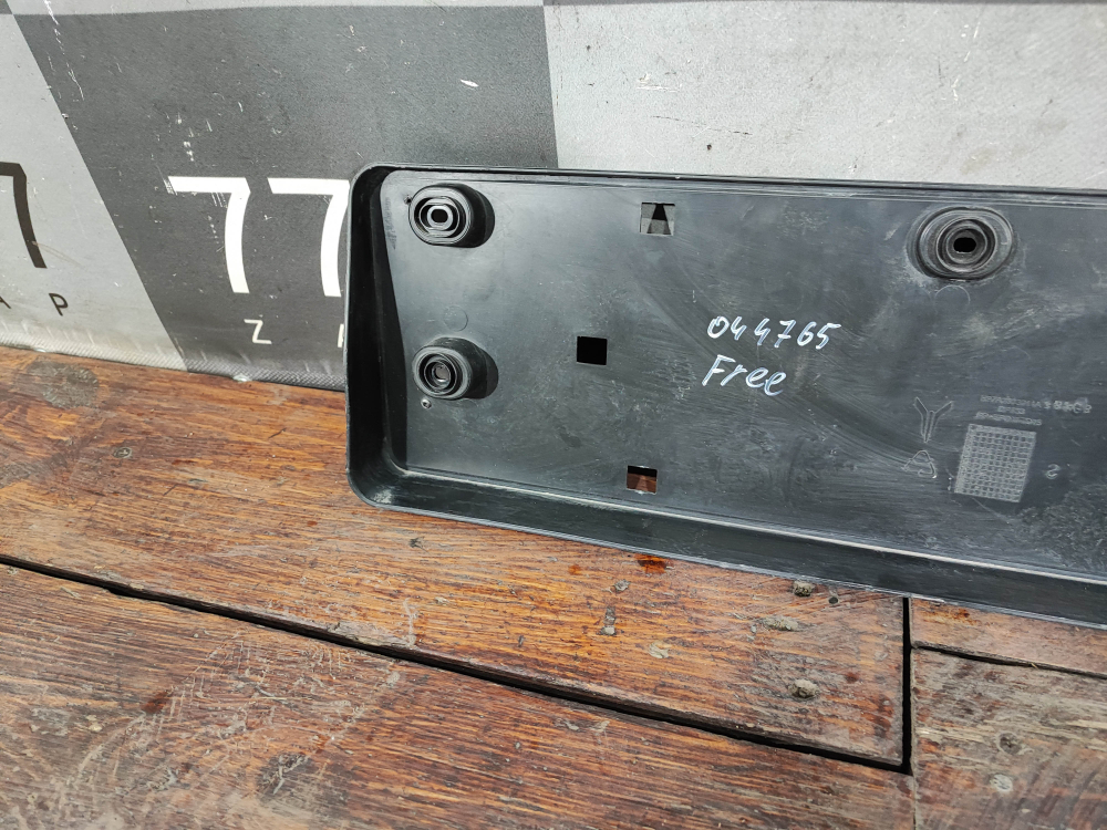 Накладка переднего бампера Площадка гос. номера Voyah Free 21-нв Б/У Оригинал H97A2803011A