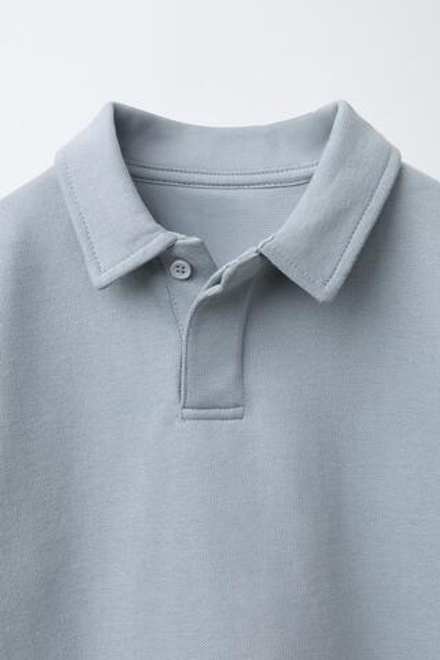 ZARA КОМПЛЕКТ ИЗ ФУТБОЛКИ И БРЮК, ЖЕМЧУЖНО-СЕРЫЙ