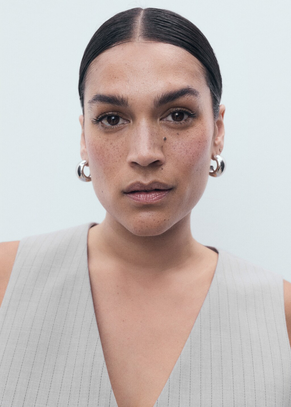 Костюмный жилет в узкую полоску