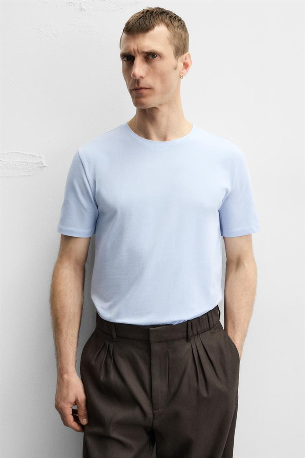 ZARA БАЗОВАЯ ФУТБОЛКА SLIM FIT, НЕБЕСНО-ГОЛУБОЙ