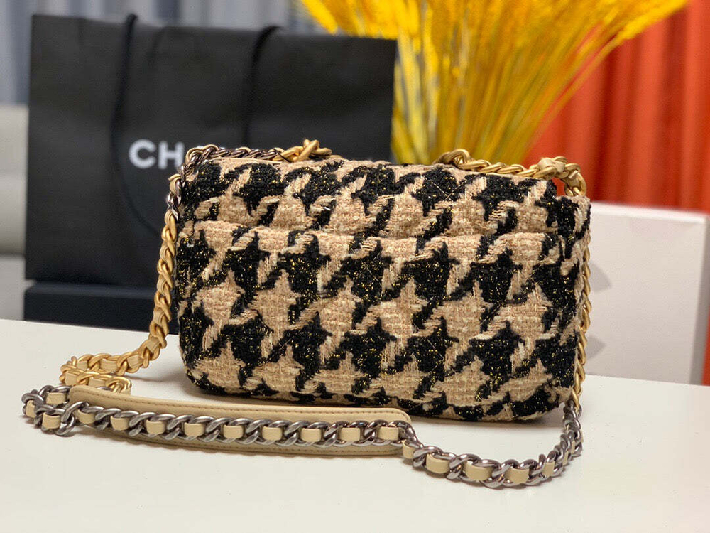 Chanel 19 26 cm