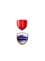Наклейки Volvo Щит металлические серебристые объемные (шильдик Вольво щит, 3,8х3,8 см). 2 шт в комплекте. Серебристые с синим лого