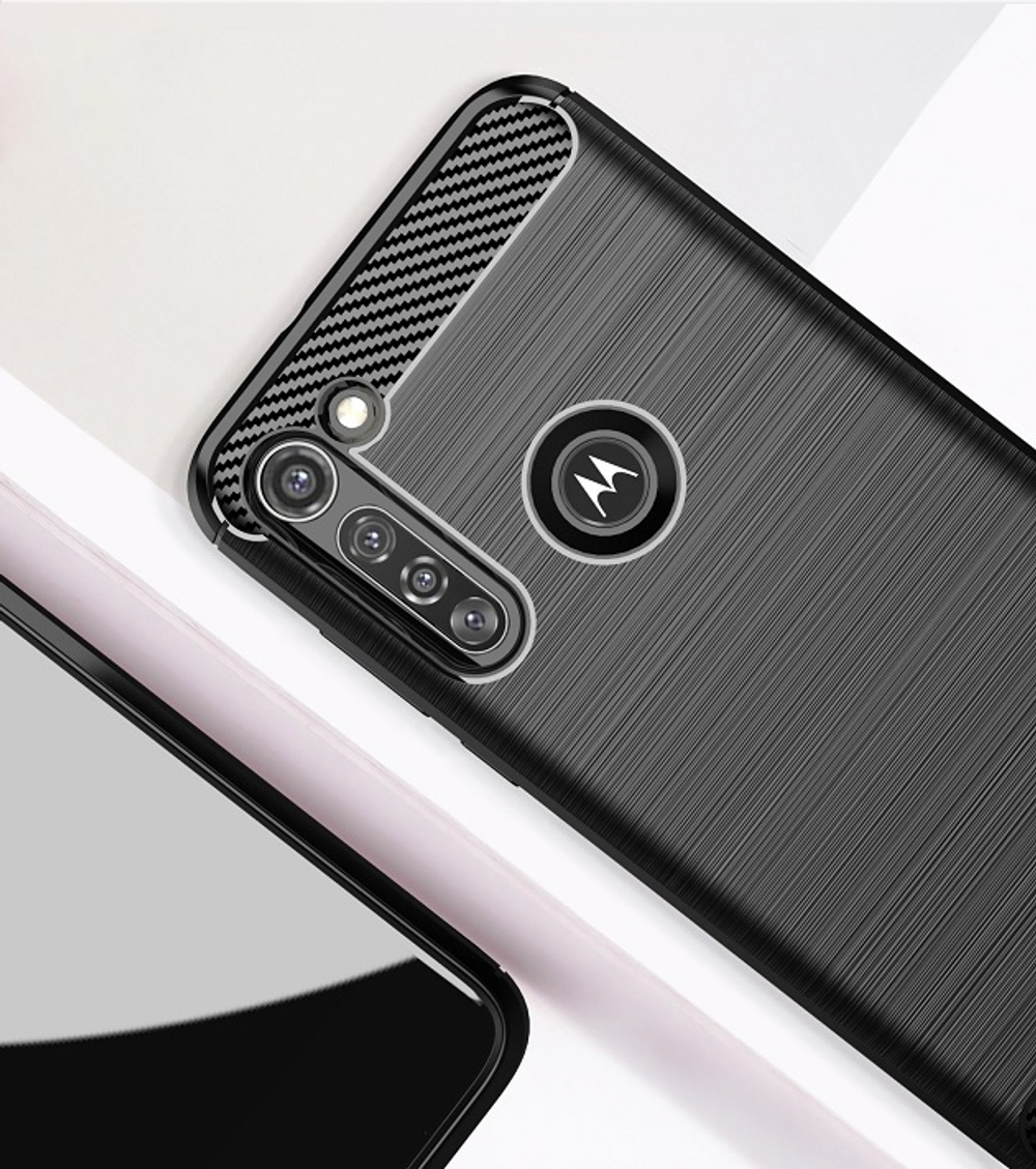 Чехол черного цвета на Motorola G8 Power, серия Carbon от Caseport