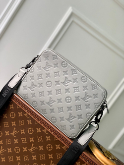 Louis Vuitton Trio Messenger