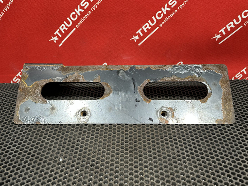 Кронштейн  подножки правой