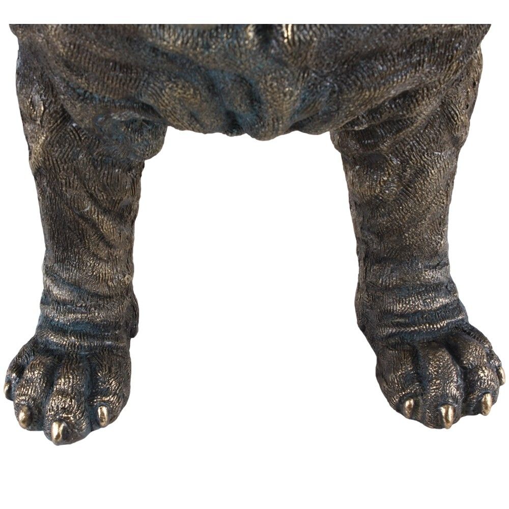 Садовая скульптура Сэр Ватсон в костюме