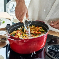 STAUB Чугунная кокотница овальная 4,2 л 29 см черная