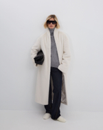 Шуба из искусственного меха норки зигзаг молочный