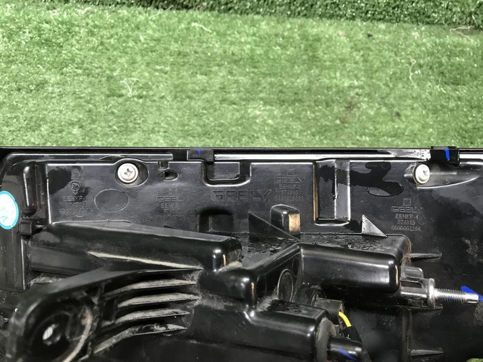 Фонарь левый внешний Geely Coolray (2019-2024) LED