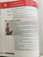 English for Banking & Finance Level 1 Coursebook and CD-Rom Pack (Vocational English) 1st Edition