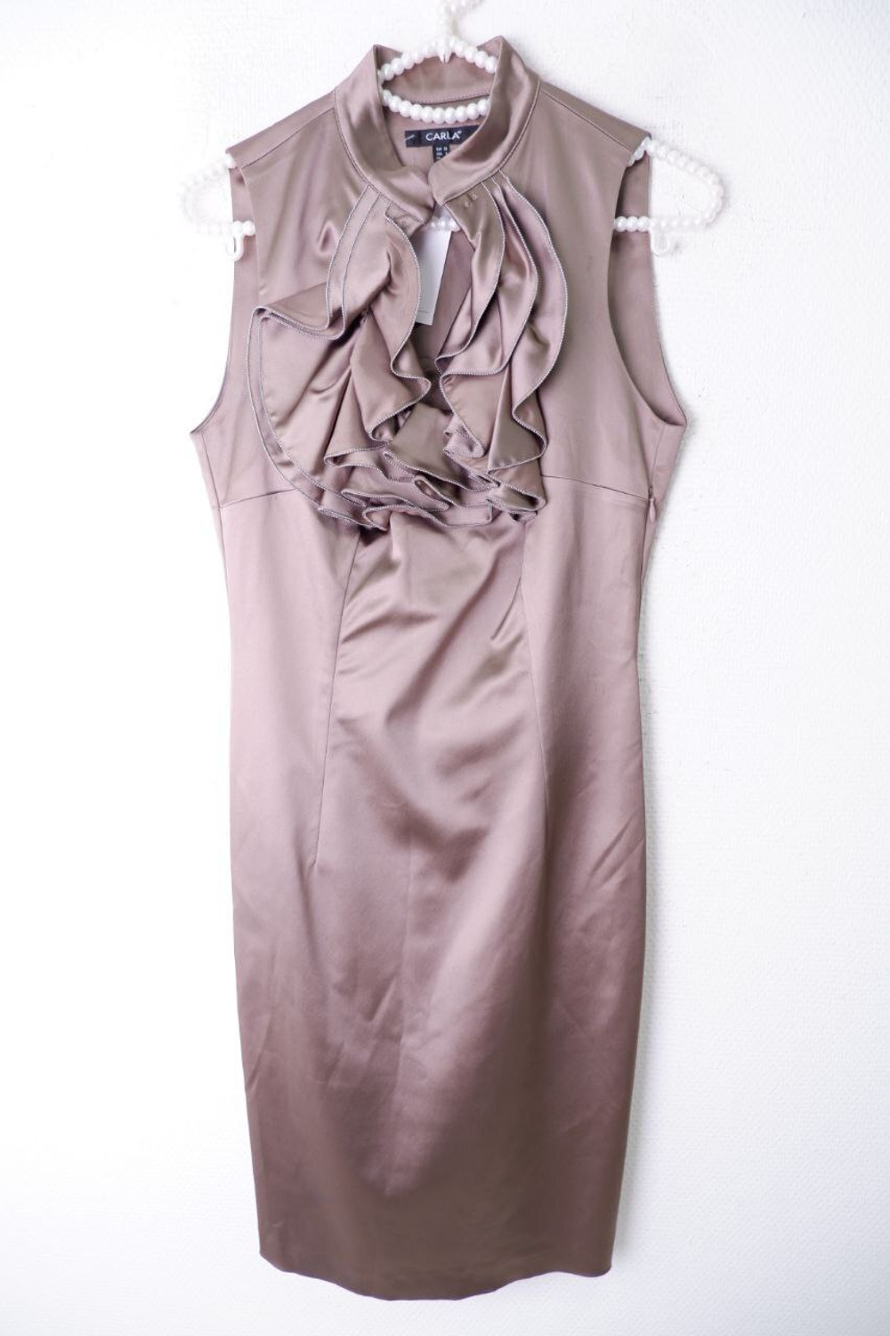 Платье Carla атласное 44 размер