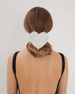 Заколка-сердце белая с жемчугом