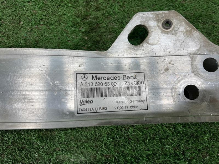 Кронштейн передней панели Mercedes E W213 (16-23)