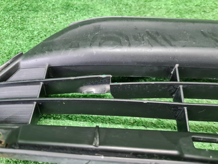 Решетка переднего бампера Toyota Highlander 2 U40 (2010-2013)