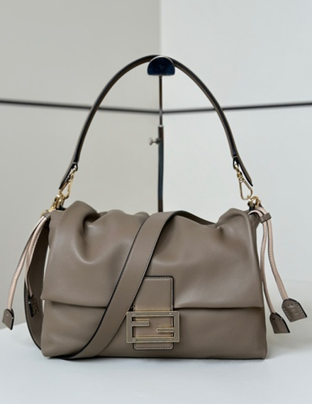 Fendi Large Mamma Baguette 31 cm