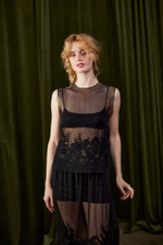 Топ из шелка с вышивкой черный