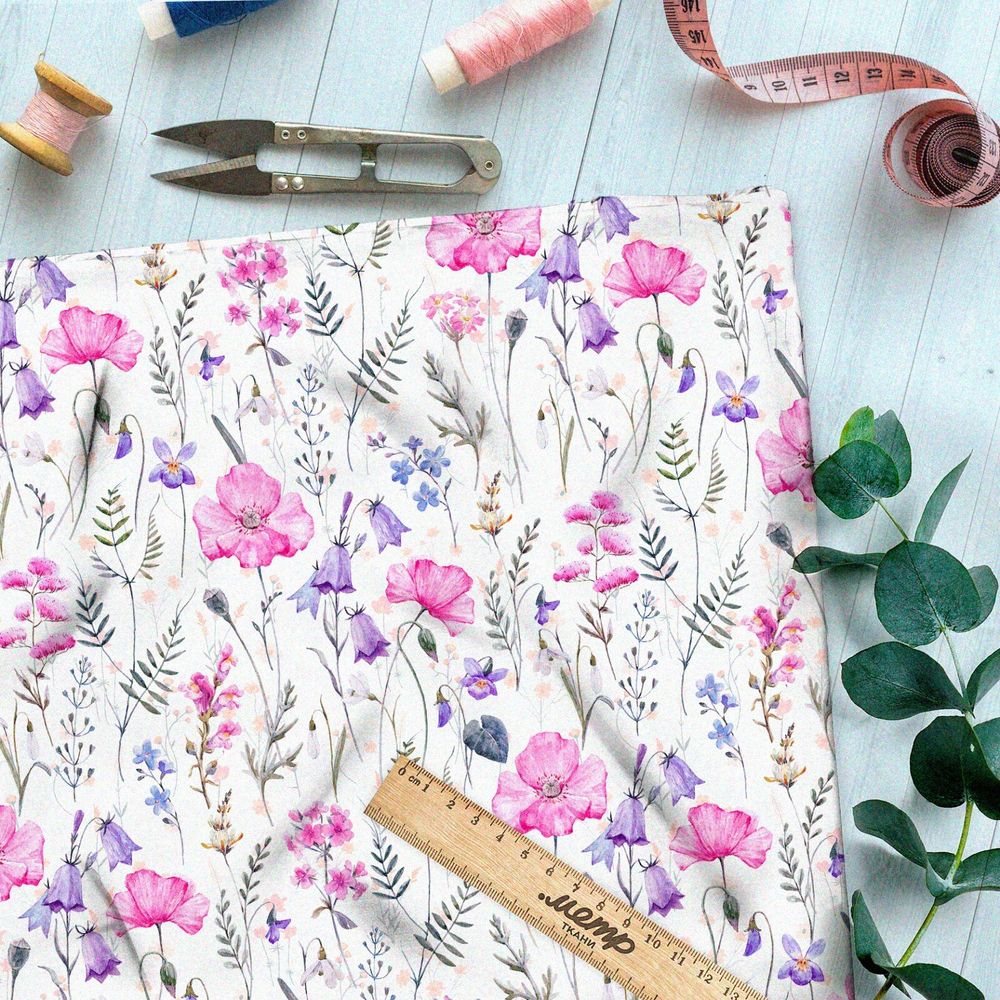 Ткань муслин розовые цветы и колокольчики на белом фоне