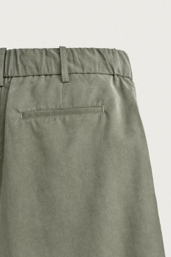 ZARA СТРУЯЩИЕСЯ ШОРТЫ RELAXED FIT, ТЕМНО-ЗЕЛЕНЫЙ