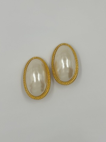 Крупные клипсы с «жемчугом» Givenchy