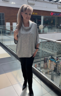 Нарядный блузон-туника с блестяще-серебряным эффектом