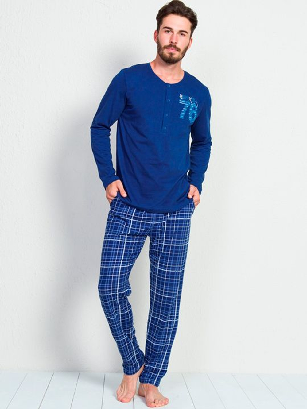 Трикотажный комплект с клетчатыми брючками (Размер: XL) (Цвет: синий)