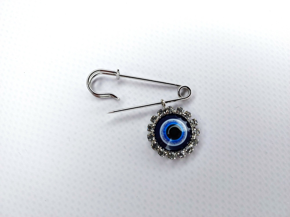 Брошь-булавка "Глаз Фатимы". цвет " Серебро"