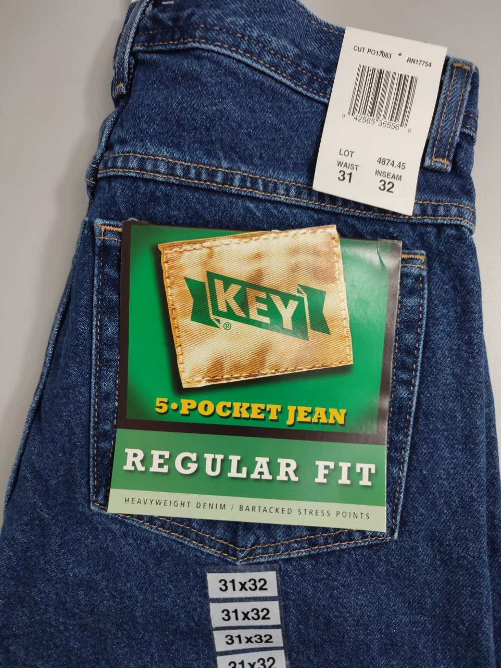 Джинсы Regular Fit базовые 46-48 размер, новые