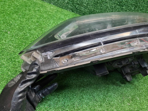 Фара левая KIA Sorento 2 XM (12-21) галоген