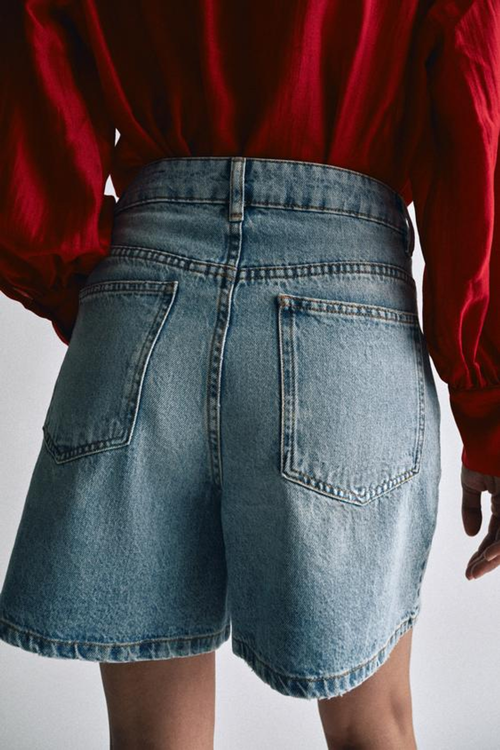 ZARA ДЖИНСОВЫЕ ШОРТЫ С ВЫСОКОЙ ПОСАДКОЙ, ГОЛУБОЙ