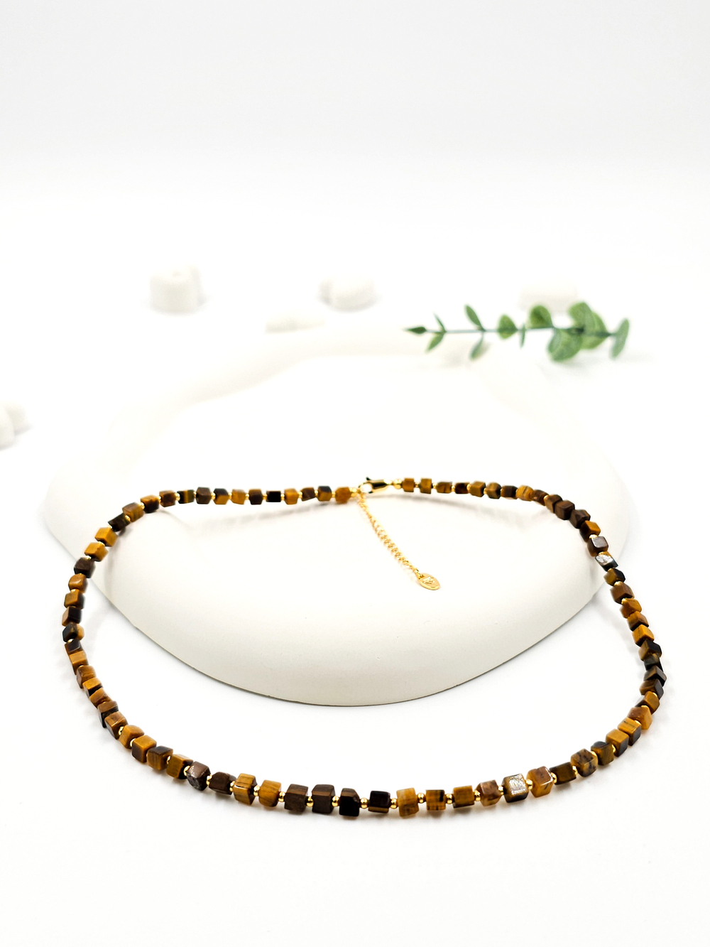 Чокер на шею из камня тигровый глаз